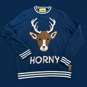 Large sweater, funny for party’s.